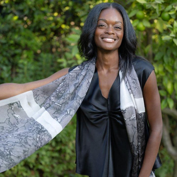 トップス YOSHUYUKI Silk Scarf Patterned Satin Top LILLIAN silk twill scarf Box of Chocolates – Lesley Evers