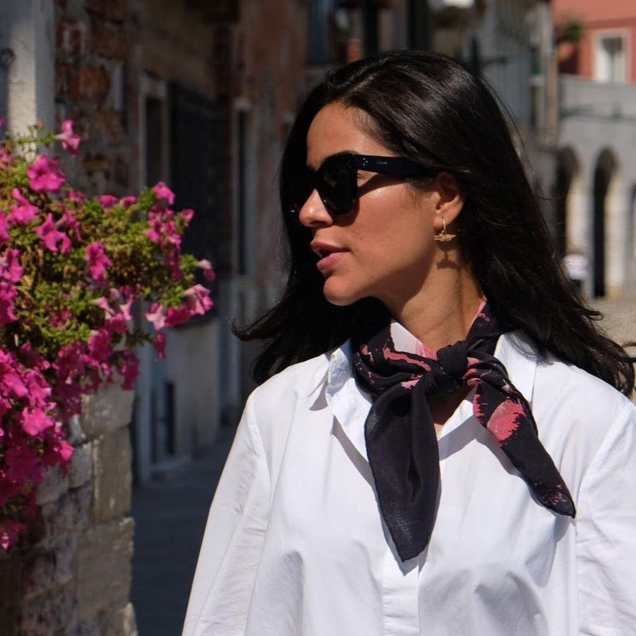 Neck How To Wear Square Scarf Fashion How To Wear Silk Scarf